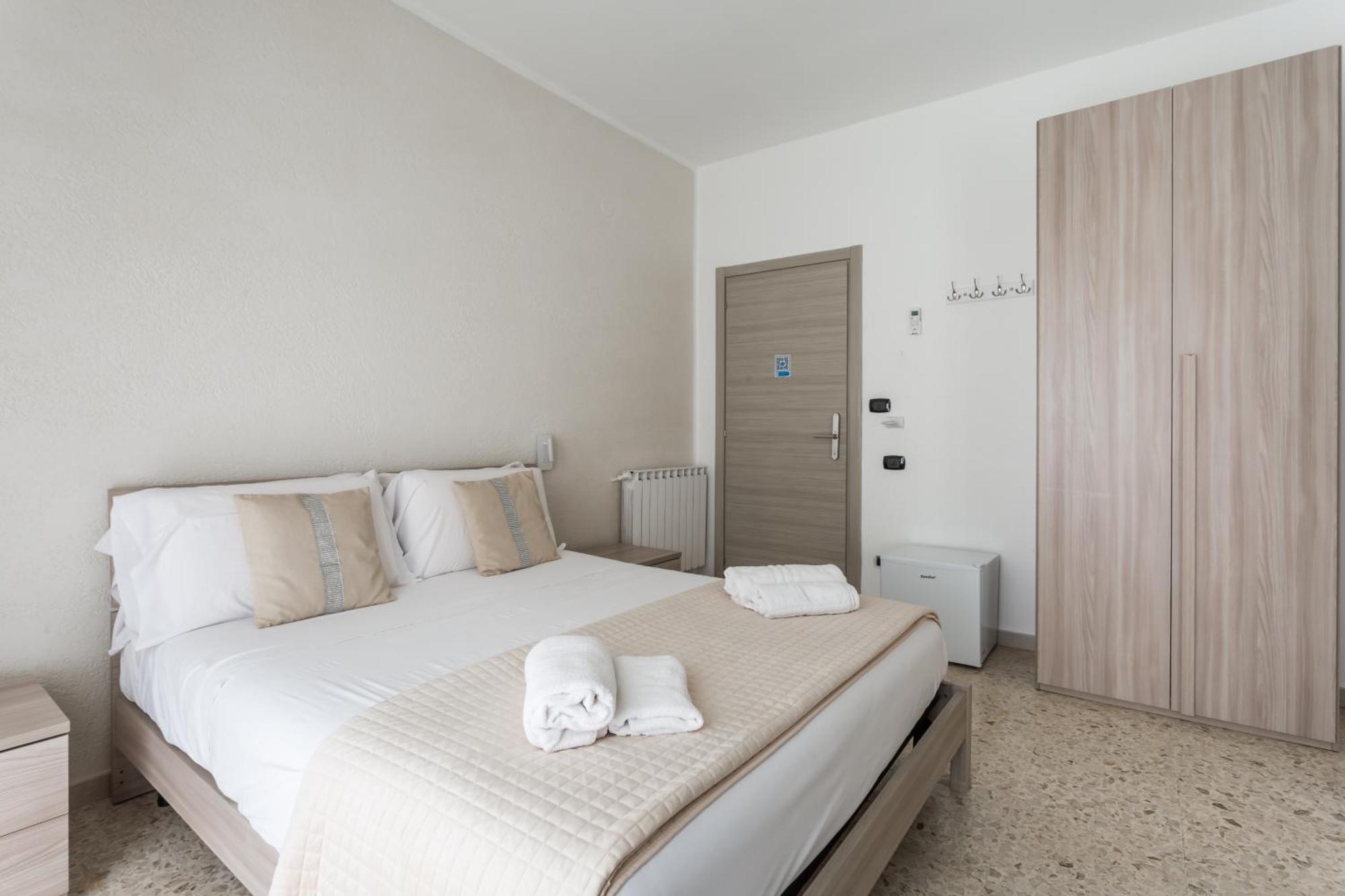 Napoli Fly Guest House 290 المظهر الخارجي الصورة